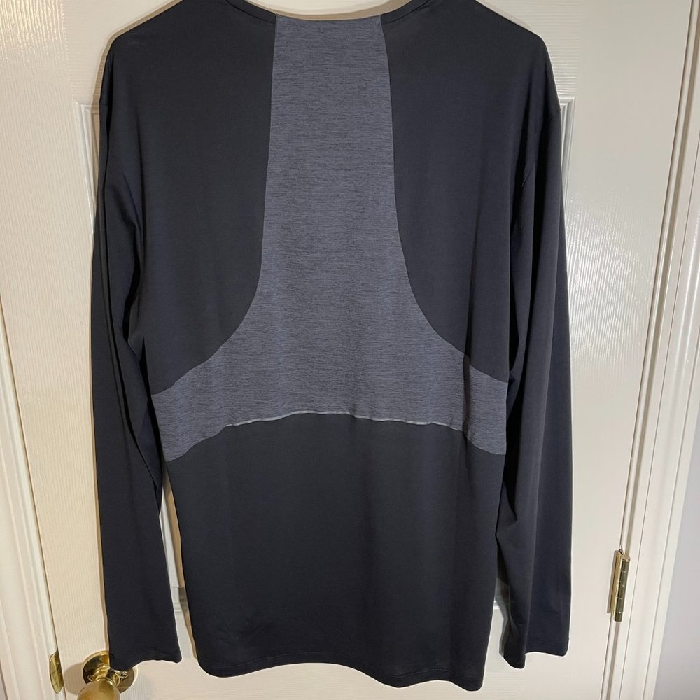 Lululemon Long Sleeve Size L. EUC.